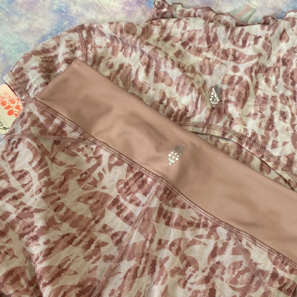 🧼[ Free People ] Movement See You Through Yoga Set in Blush - Picture 15 of 16